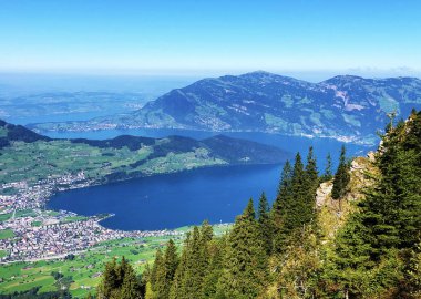 Buochserhorn dağı, Buochs - Nidwalden Kanton arka planda Lucerne Gölü veya Vierwaldstaetersee gölü (Vierwaldstattersee) ve İsviçre Alpleri görünümü, İsviçre