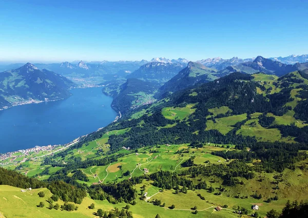 Luzerni Vagy Vierwaldstaetersee Vierwaldstattersee Svájci Alpokban Buochserhorn Hegy Hátterében Buochs — Stock Fotó