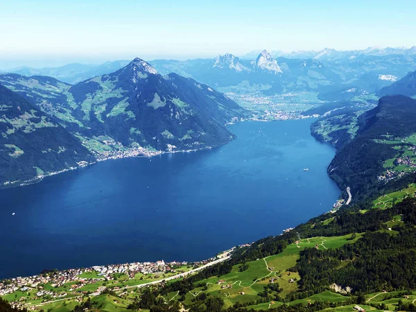 Vista Lago Lucerna Lago Vierwaldstaetersee Vierwaldstattersee Dos Alpes Suíços Fundo — Fotografia de Stock
