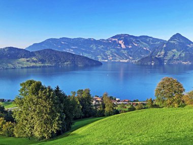 Buochserhorn dağı, Buochs - Nidwalden Kanton arka planda Lucerne Gölü veya Vierwaldstaetersee gölü (Vierwaldstattersee) ve İsviçre Alpleri görünümü, İsviçre