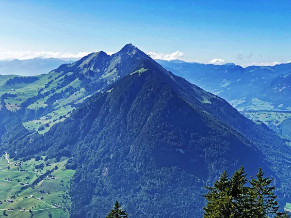 Alpine Peaks Chli Horn Stanserhorn Engelbergertal Valley Lake Lucerna Vierwaldstaetersee — Fotografia de Stock