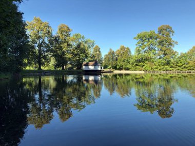 Buebenweier veya Buebenweiher göleti (Üç Pont dinlenme alanı veya Das Naherholungsgebiet Drei Weihern), Drei Weieren - St. Gallen, İsviçre