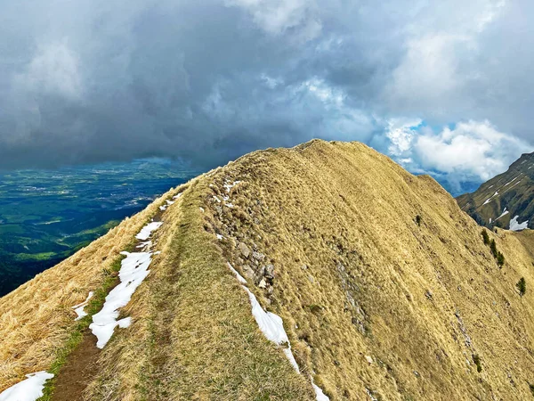 Trails Voor Wandelen Wandelen Sporten Recreatie Hellingen Van Het Pilatus — Stockfoto