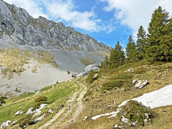 Trails for walking, hiking, sports and recreation on the slopes of the Pilatus massif and in the alpine valleys at the foot of the mountain, Alpnach - Canton of Obwalden, Switzerland (Schweiz)