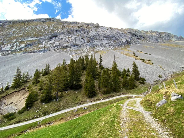 Trails for walking, hiking, sports and recreation on the slopes of the Pilatus massif and in the alpine valleys at the foot of the mountain, Alpnach - Canton of Obwalden, Switzerland (Schweiz)