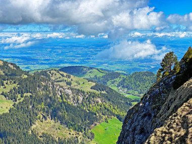 Pilatus dağları üzerinde ve Emmental Alpler 'de, Alpnach - Obwalden Kantonu, İsviçre (Kanton Obwalden, Schweiz)
