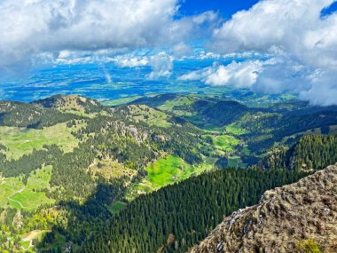 Pilatus dağları üzerinde ve Emmental Alpler 'de, Alpnach - Obwalden Kantonu, İsviçre (Kanton Obwalden, Schweiz)
