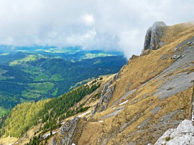 İsviçre 'nin Pilatus sıradağlarında ve Emmental Alplerde, Alpnach - Obwalden Kantonu, İsviçre (Kanton Obwalden, Schweiz)