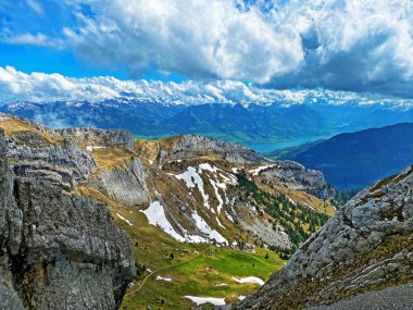 İsviçre 'nin Pilatus dağ sırasındaki Ruessiflue tepesinde ve Emmental Alpler' de, Alpnach - Obwalden Kantonu, İsviçre (Kanton Obwalden, Schweiz)