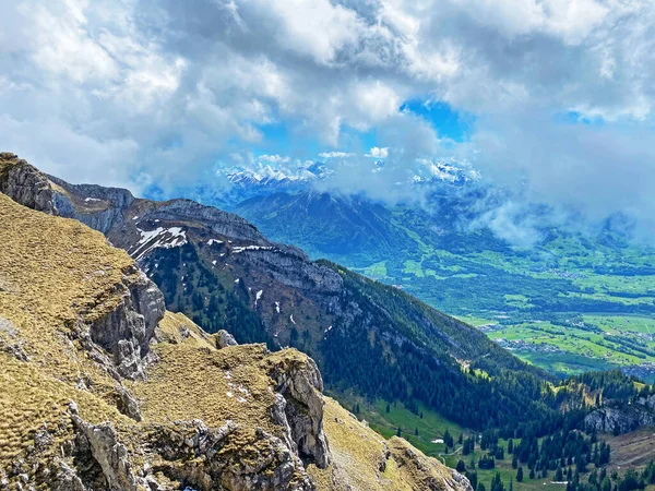 スイスのピラトゥス山脈とアルプス山脈のアルプス山脈 アルプバッハ スイスのオバルデン州 カントン オバルデン スイス — ストック写真