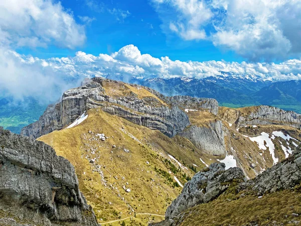 stock image Alpine peaks of Matthorn and Musflue in the Swiss mountain range of Pilatus and in the Emmental Alps, Alpnach - Canton of Obwalden, Switzerland (Kanton Obwalden, Schweiz)