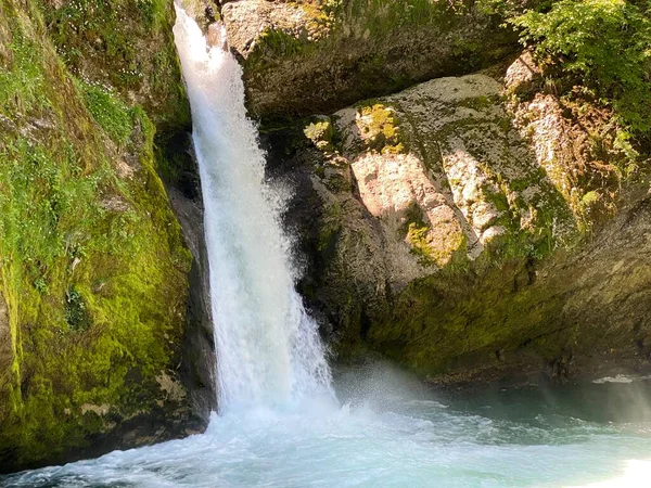 位于Thur河的上瀑布Giessenfall Der Obere Giessenfall Oder Ober Giessenfall Waterfall 和位于瑞士圣加仑州Nesslau Obertoggenburg地区的上瀑布Giessenfall — 图库照片