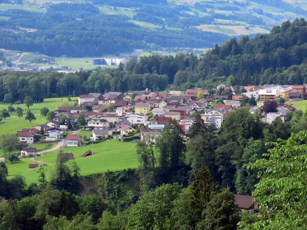 Obec Schoried Údolí Jezera Alpnachersee Pod Horským Masivem Pilatus Alpnach — Stock fotografie