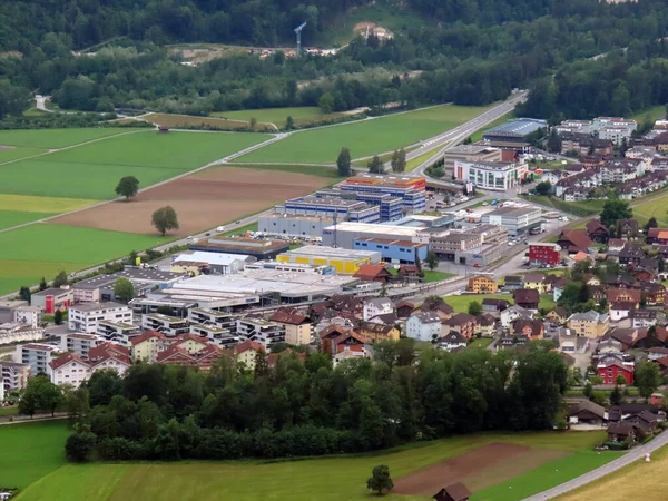 Osada Alpnach Dorf Údolí Jezera Alpnachersee Pod Horským Masivem Pilatus — Stock fotografie