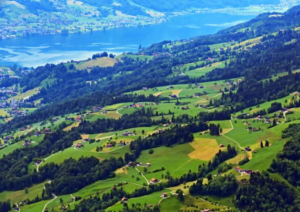 アルプスのピラトゥス山脈からのサルネシー湖の眺め アルパチ スイス オブヴァルデン州 カントン オブヴァルデン スイス — ストック写真