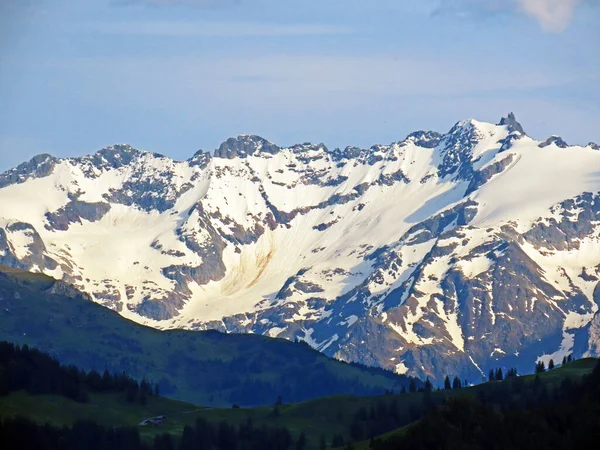스위스 바이츠 Kanton Obwalden Schweiz 른트알프스 필라투스 산맥에서 바라본 스위스 — 스톡 사진