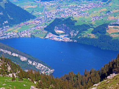 Alpnachersee Gölü 'nün manzarası, Alpnach - Obwalden Kantonu, İsviçre (Kanton Obwalden, Schweiz)
