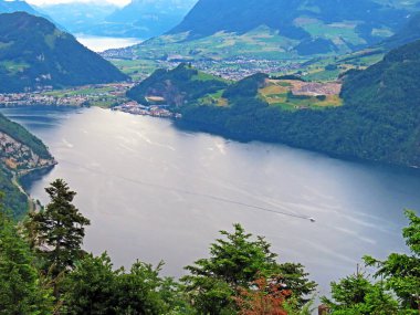 Alpnachersee Gölü 'nün manzarası, Alpnach - Obwalden Kantonu, İsviçre (Kanton Obwalden, Schweiz)