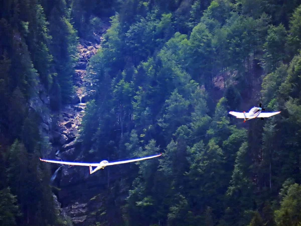 Glider Plane Aircrafts Lake Alpnachersee Swiss Pilatus Mountain Range Alpnach Stock Image