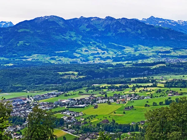 Établissement Alpnach Dorf Dans Vallée Lac Alpnachersee Dessous Massif Montagneux — Photo