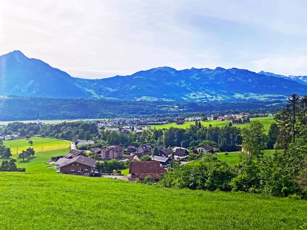 Assentamento Alpnach Dorf Vale Lago Alpnachersee Abaixo Maciço Montanha Pilatus — Fotografia de Stock