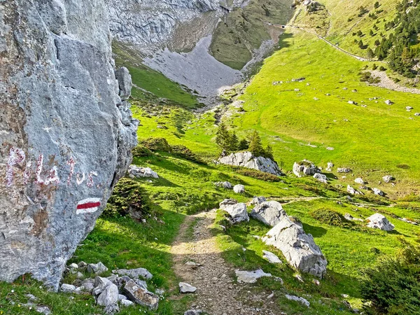 Sinais Montanhismo Marcações Picos Encostas Cordilheira Pilatus Nos Alpes Emmental — Fotografia de Stock