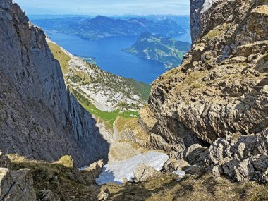 İsviçre 'nin Pilatus Dağları' ndaki Matthorn Dağı 'nın zirvesinden ve Emmental Alpnach, Obwalden Kantonu, İsviçre (Kanton Obwalden, Schweiz)