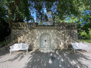 Grandük Friedrich Terrace veya Grossherzog-Friedrich-Terrasse (Historisches Wasserreservvoir), (Constance Gölü 'ndeki Çiçek Adası Mainau veya Bodensee' deki Die Blumeninsel im Bodensee) - Constance, Almanya / Konstanz, Deutschland