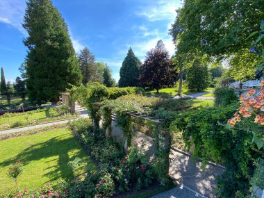 İtalyan Gül Bahçesi veya Italienscher Rosengarten (Constance Gölü üzerindeki Çiçek Adası Mainau veya Blumeninsel im Bodensee) - Constance, Almanya / Konstanz, Deutschland