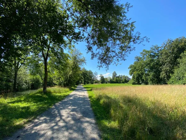 Freizeitwege Entlang Der Glatt Und Vorbei Kleinen Seen Oder Teichen — Stockfoto