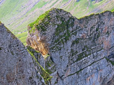 İsviçre 'nin Uri Alpleri' ndeki kayalar ve taşlar, Melchtal - İsviçre 'nin Obwald Kantonu (Kanton Obwalden, Schweiz)