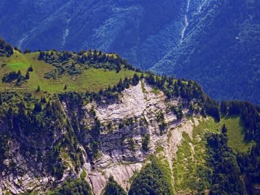 İsviçre 'nin Uri Alpleri' ndeki kayalar ve taşlar, Melchtal - İsviçre 'nin Obwald Kantonu (Kanton Obwalden, Schweiz)