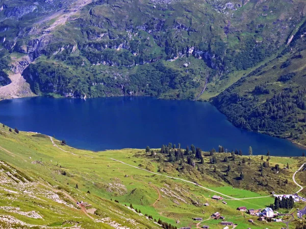 Lac Alpin Engstlensee Dans Haute Vallée Gental Dans Massif Montagneux — Photo