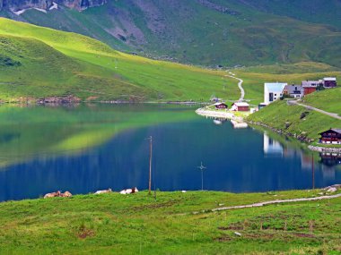 Uri Alp Dağları 'ndaki Melchsee ya da Melch Gölü, Kerns - İsviçre' nin Obwald Kantonu (Kanton Obwalden, Schweiz)