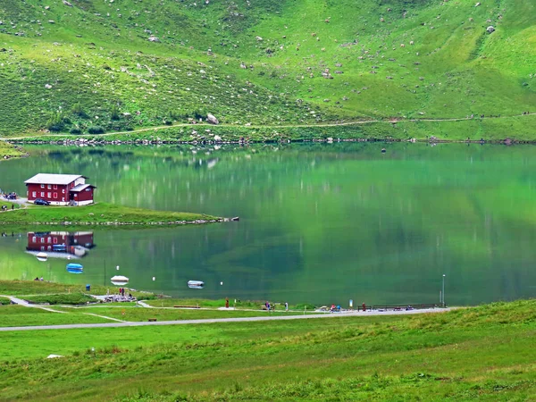 Alppien Järvi Melchsee Tai Melch Lake Uri Alppien Vuoristoseudulla Kerns — kuvapankkivalokuva