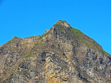 Melchtal Vadisi 'nin yukarısında ve Uri Alp Dağları' nda Hochstollen tepesi, Melchtal Kantonu, İsviçre (Kanton Obwalden, Schweiz)