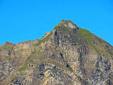 Melchtal Vadisi 'nin yukarısında ve Uri Alp Dağları' nda Hochstollen tepesi, Melchtal Kantonu, İsviçre (Kanton Obwalden, Schweiz)