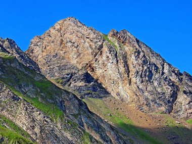 Melchsee Gölü 'nün yukarısında ve Uri Alp Dağları' nda, Melchtal Kantonu - Obwald, İsviçre (Kanton Obwalden, Schweiz)