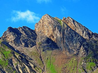 Melchsee Gölü 'nün yukarısında ve Uri Alp Dağları' nda, Melchtal Kantonu - Obwald, İsviçre (Kanton Obwalden, Schweiz)