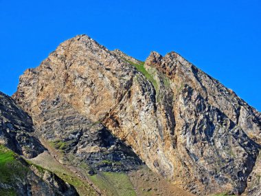 Melchsee Gölü 'nün yukarısında ve Uri Alp Dağları' nda, Melchtal Kantonu - Obwald, İsviçre (Kanton Obwalden, Schweiz)
