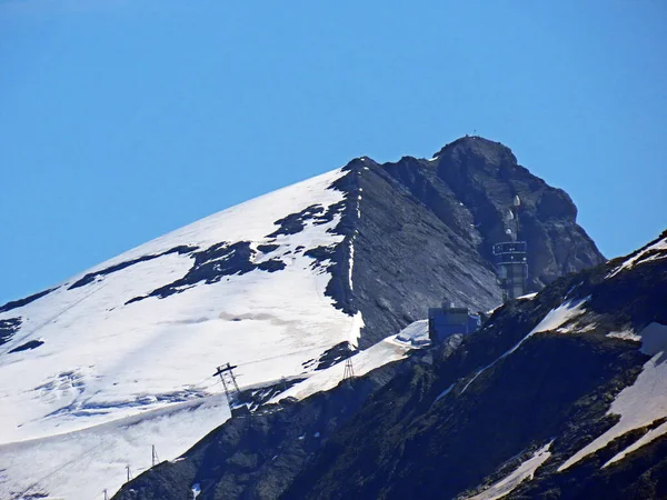 エンゲルバータル渓谷とユーリ アルプス山地の雪に覆われたアルプス ピーク ティリス ティリス グレッシャー スイス オバーワルト県 カントン オバーワールデン — ストック写真