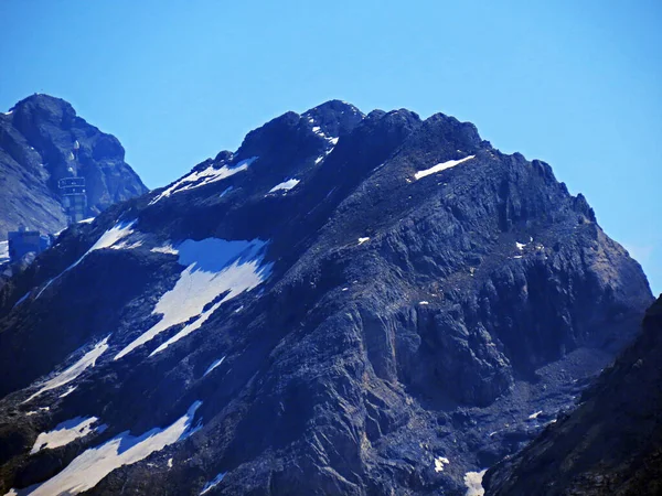 Puncak Puncak Pegunungan Alpen Snowy Titlis Dan Titlis Kecil Klein — Stok Foto