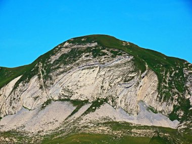 Alp kaya levhası Leiteren zirvenin altında Chli Haupt Murmelchopf ve Aa Alp yaylası üzerinde Melchtal Kanton of Obwald, İsviçre (Kanton Obwalden, Schweiz)