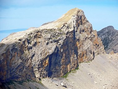 Tannensee Gölü ile Melchtal Vadisi arasındaki Alp zirvesi Barglen Schiben, Kerns - Obwald Kantonu, İsviçre (Kanton Obwalden, Schweiz)