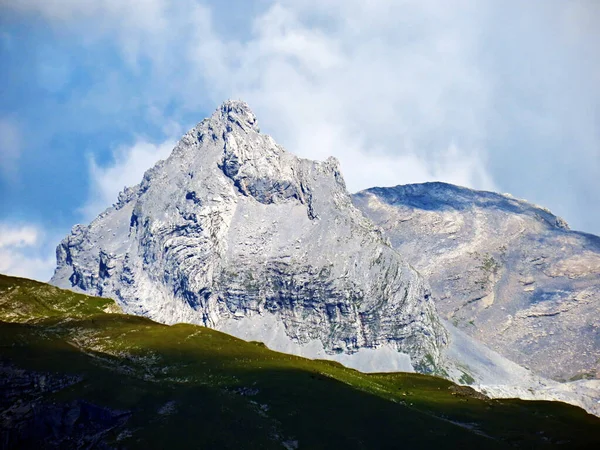 Engstlensee Trebensee Gölleri Uri Alpleri Dağ Kütlesi Engelberg Arasındaki Alp — Stok fotoğraf