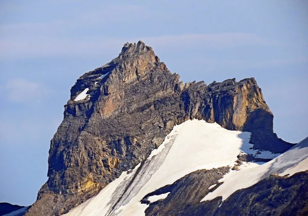 Alpine Peak Chlyn Wendestock Wendenstock Gntel Gantel Gaentel Gadmertal Valley — 图库照片