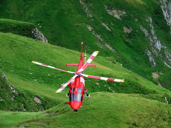 Rega - Swiss Air-Rescue or Swiss Air-Ambulance Helicopter - Die Rega Rettungshelikopter (Rettungsflugwacht und Garde Aerinne), Innertkirchen - Canton of Bern, Switzerland (Kanton Bern, Schweiz)