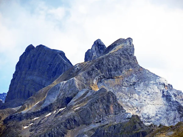 알프스 봉우리인 그로스 스톡과 봉우리 알프스 스위스 베른의 스위스 바이츠 — 스톡 사진