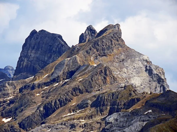 알프스 봉우리인 그로스 스톡과 봉우리 알프스 스위스 베른의 스위스 바이츠 — 스톡 사진