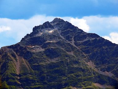 Uri Alpleri 'ndeki Gadmertal ve Haslital vadileri arasındaki Baenzlouwistock (veya Banzlouwistock) tepesi, Gadmen - Bern Kantonu, İsviçre (Kanton Bern, Schweiz))